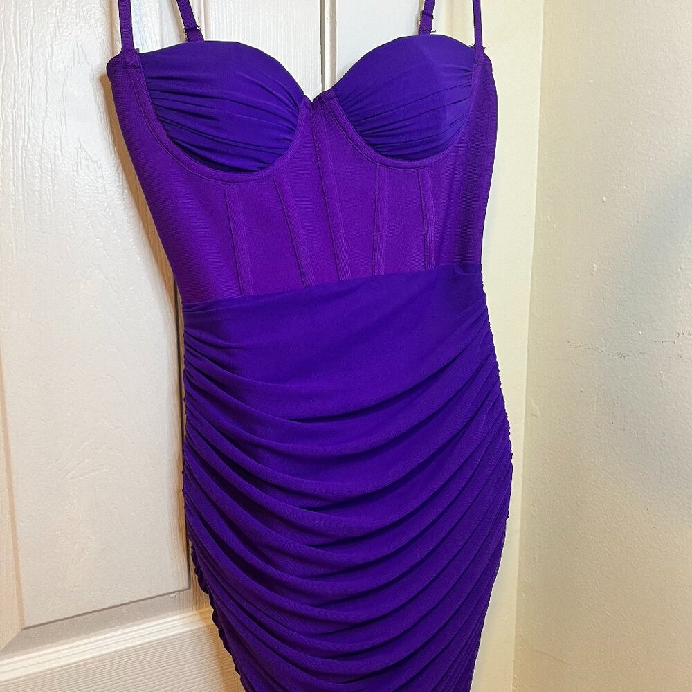 Purple fitted dress (strapless)